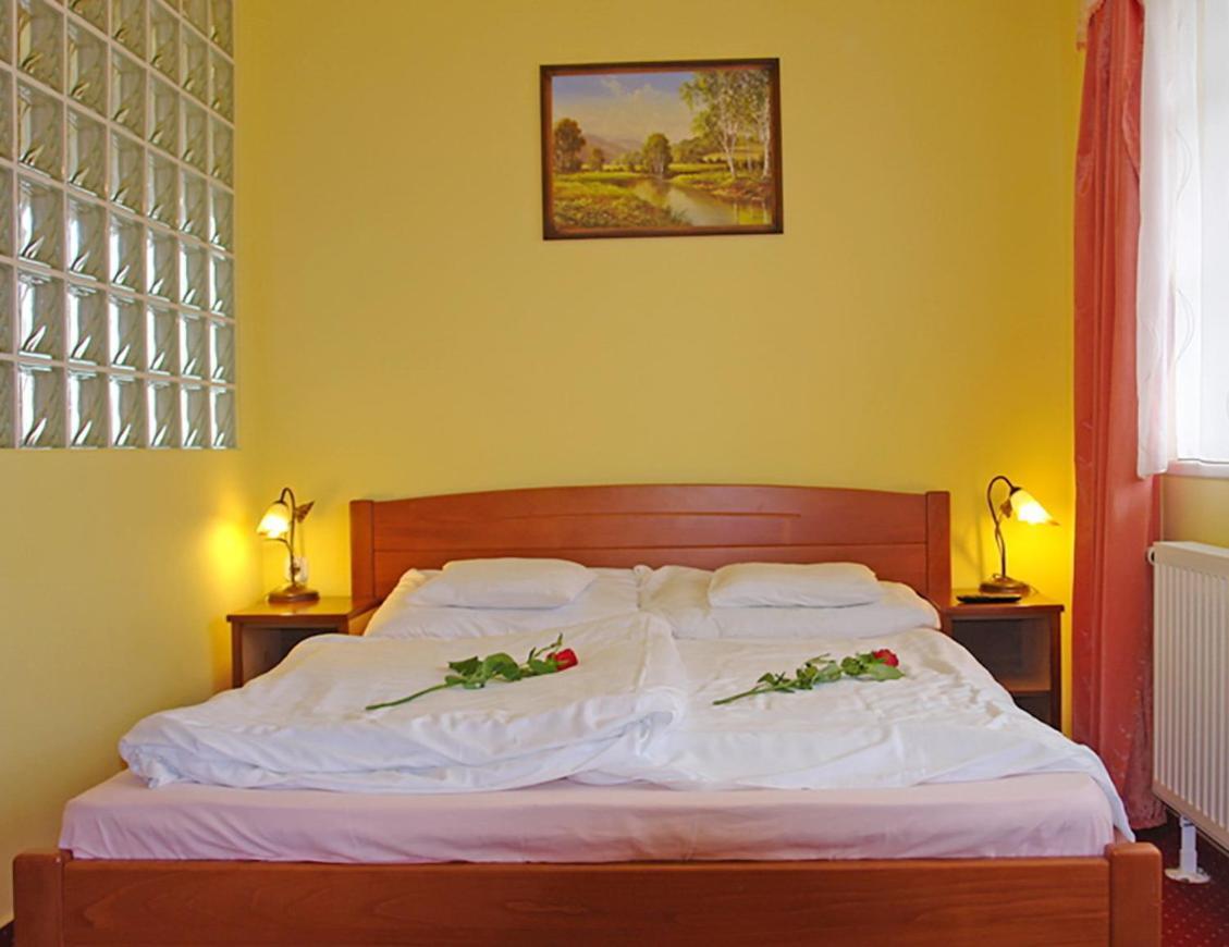 Holdlux Apartmanok Sárvár Екстериор снимка