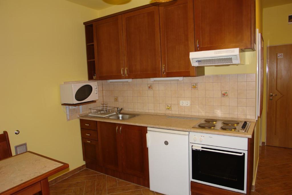 Holdlux Apartmanok Sárvár Стая снимка