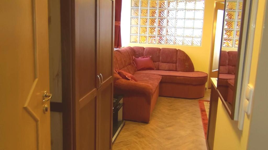 Holdlux Apartmanok Sárvár Стая снимка