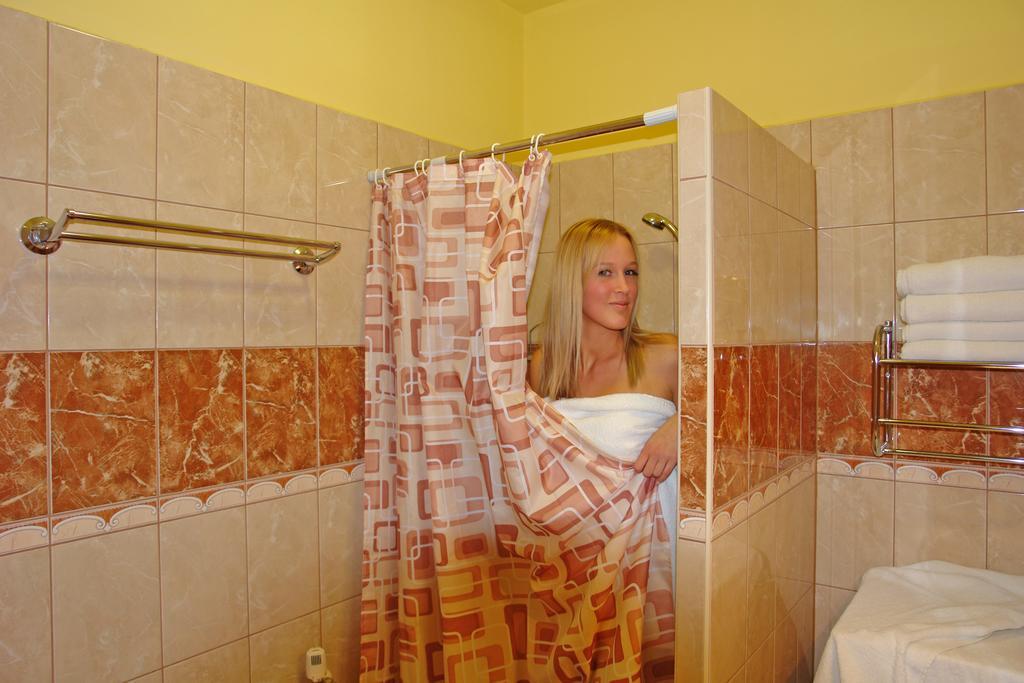 Holdlux Apartmanok Sárvár Екстериор снимка