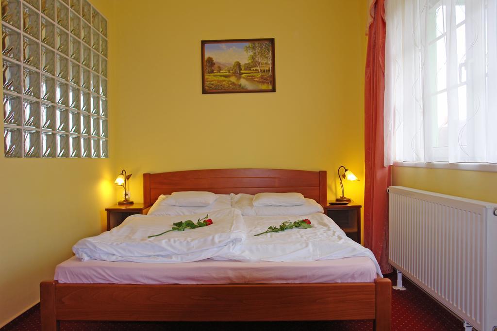 Holdlux Apartmanok Sárvár Екстериор снимка